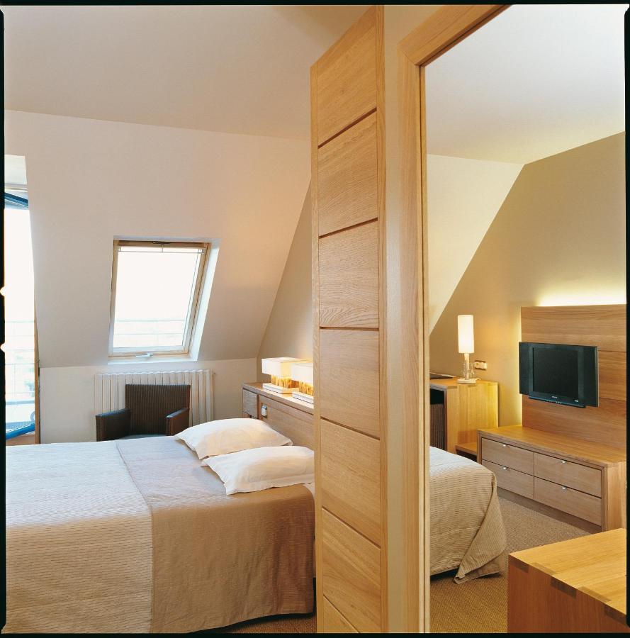 Hostellerie De La Pointe Saint-Mathieu - Spa & Restaurant Plougonvelin Phòng bức ảnh